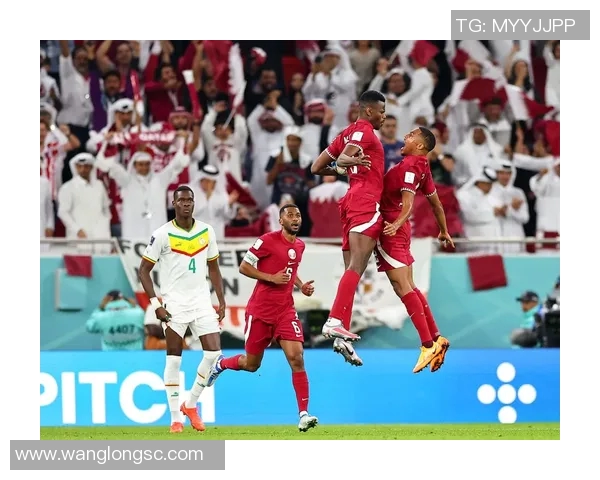 卡塔尔足球明星高清照片集锦展现足球魅力与激情的瞬间