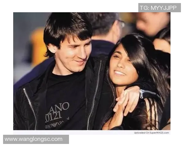 德国足球明星的另一半揭秘她们的爱情故事与生活点滴